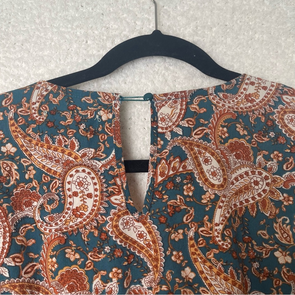 Inspired hearts, Paisley printed v-neck ruffled shorts romper - Picture 10 of 10